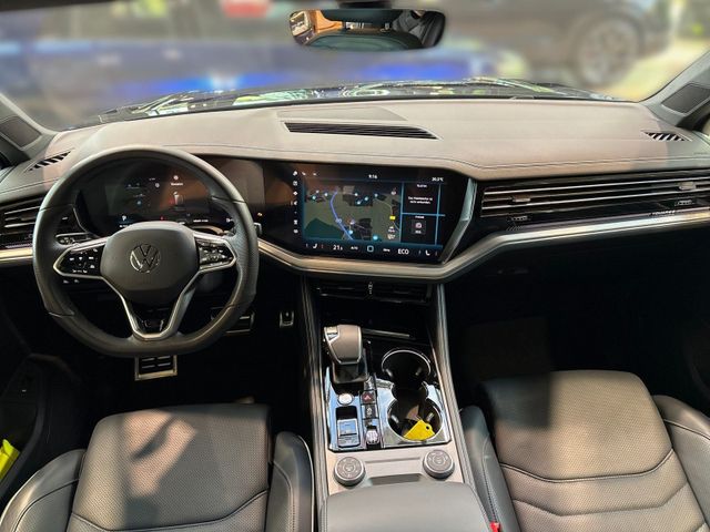 Touareg 3.0 TDI DSG 4M R-LINE MATRIX+PANO+KAMERA