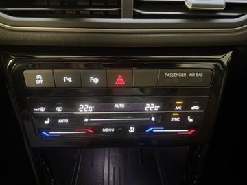 Fotografie des VW T-Cross 1,0l TSI DSG Goal