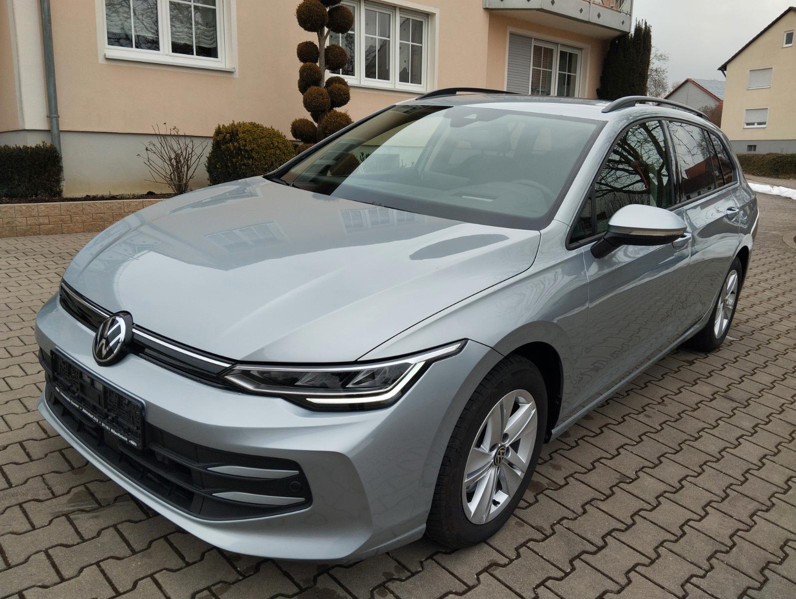 Volkswagen Golf VIII Variant 2.0 TDI 110 kW Life, Navi, PDC