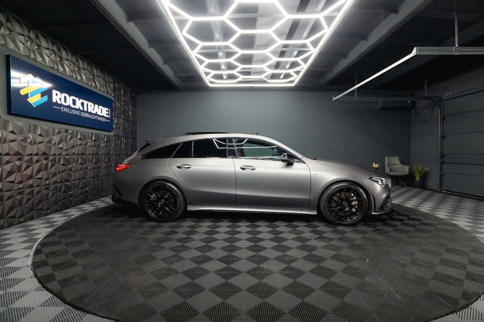 Fahrzeugabbildung Mercedes-Benz CLA 35 AMG 4Matic Performance Night-Paket | Pano