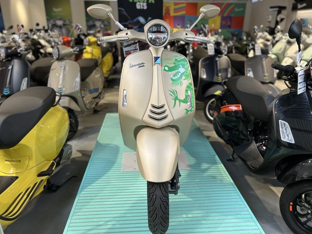 Vespa 946 125 E5 DRAGON