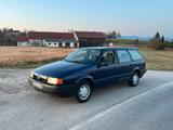 Volkswagen Passat Syncro 2.0E / DIN-Kennzeichen - Volkswagen Passat: Syncro