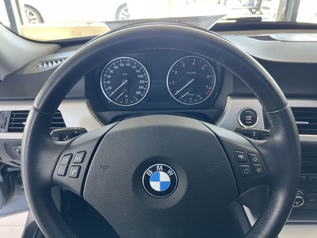 BMW 320 i Touring AHK *KEIN VERKAUF AN PRIVAT*