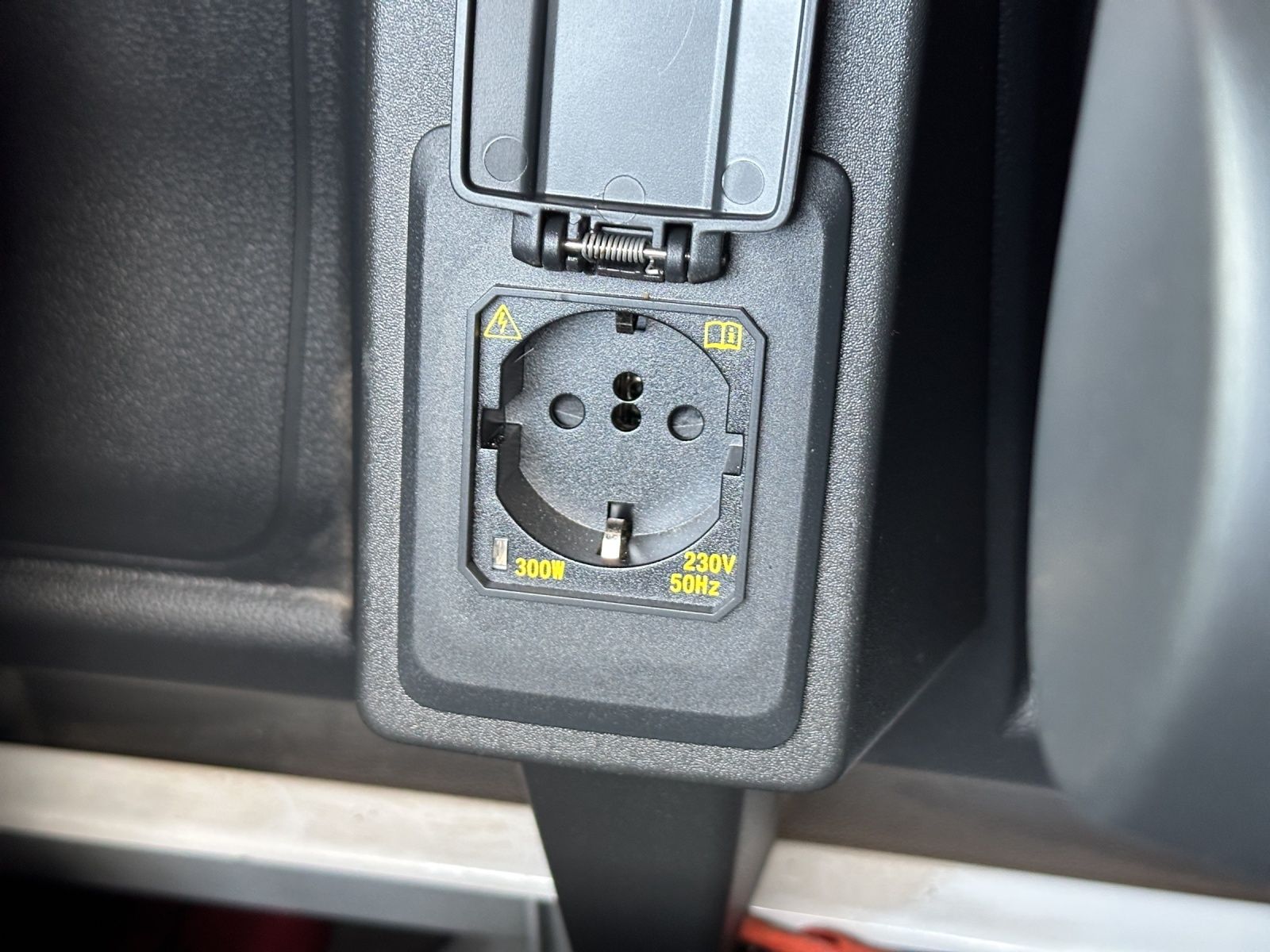 Fahrzeugabbildung Volkswagen Caddy Kasten TDI AHK KLIMA GRA DAB