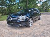 Mercedes-Benz A 200 - Automatik, Sommer-/Winterreifen - Mercedes-Benz A 200: Von Privat