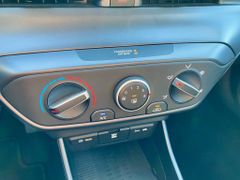 Fahrzeugabbildung Hyundai i20 1.0 KLIMA SHZ KAMERA ALLWETTER CARPLAY DAB+