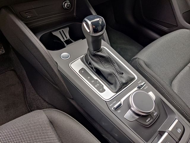 Q2 S line 35 TFSI Stronic AHK/MatrixLED/Optik