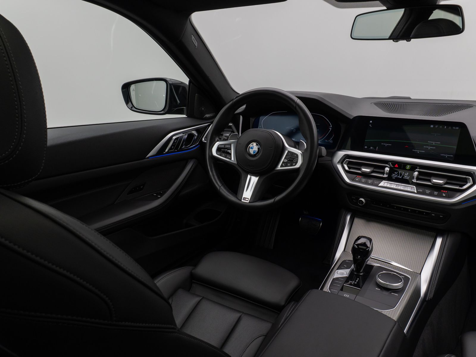 Fahrzeugabbildung BMW 420i Coupé M Sport Glasdach Kamera DAB H/K Komfo