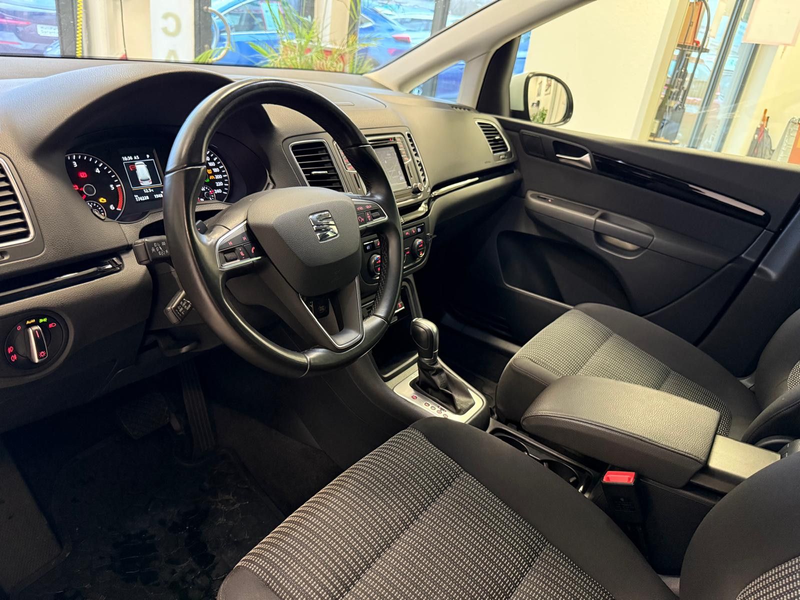 Fahrzeugabbildung SEAT Alhambra Style / NAVI / KLIMA / KAMERA