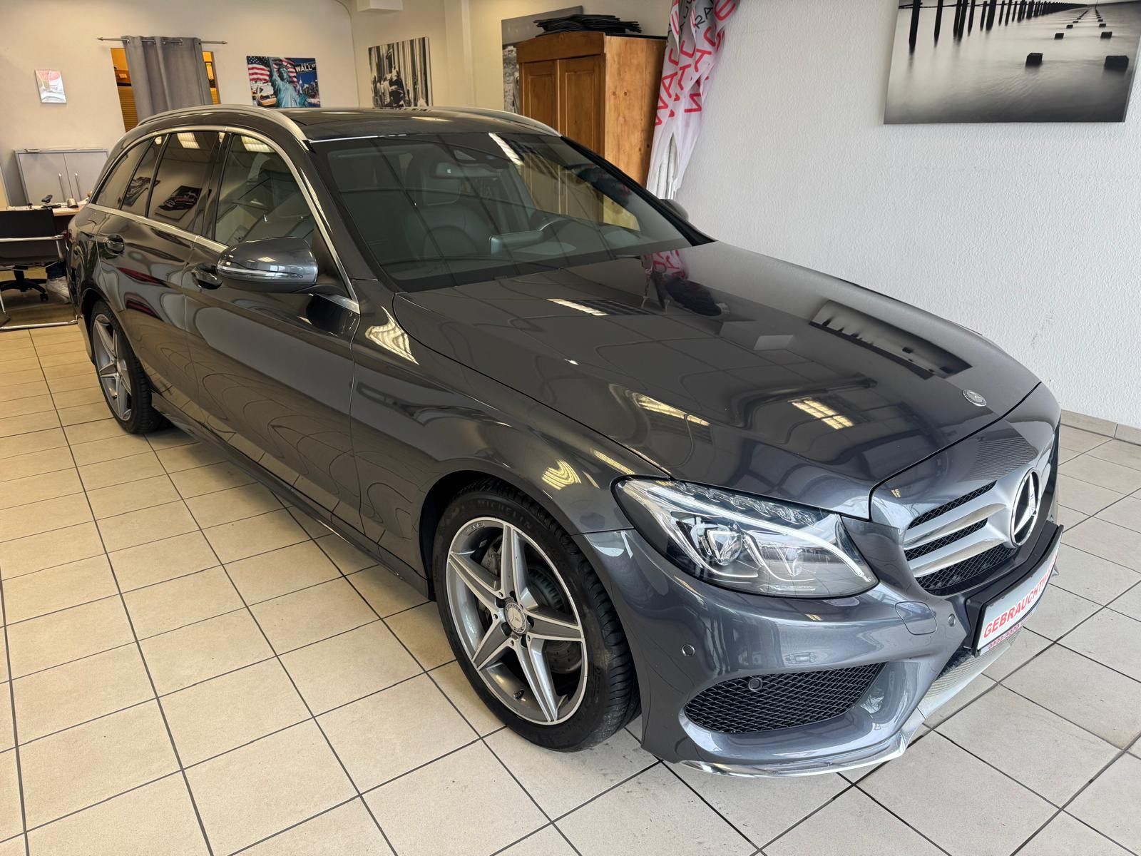 Fahrzeugabbildung Mercedes-Benz C 300 T-Modell/AMG LINE/PANORAMA/NAVI/BURMESTER