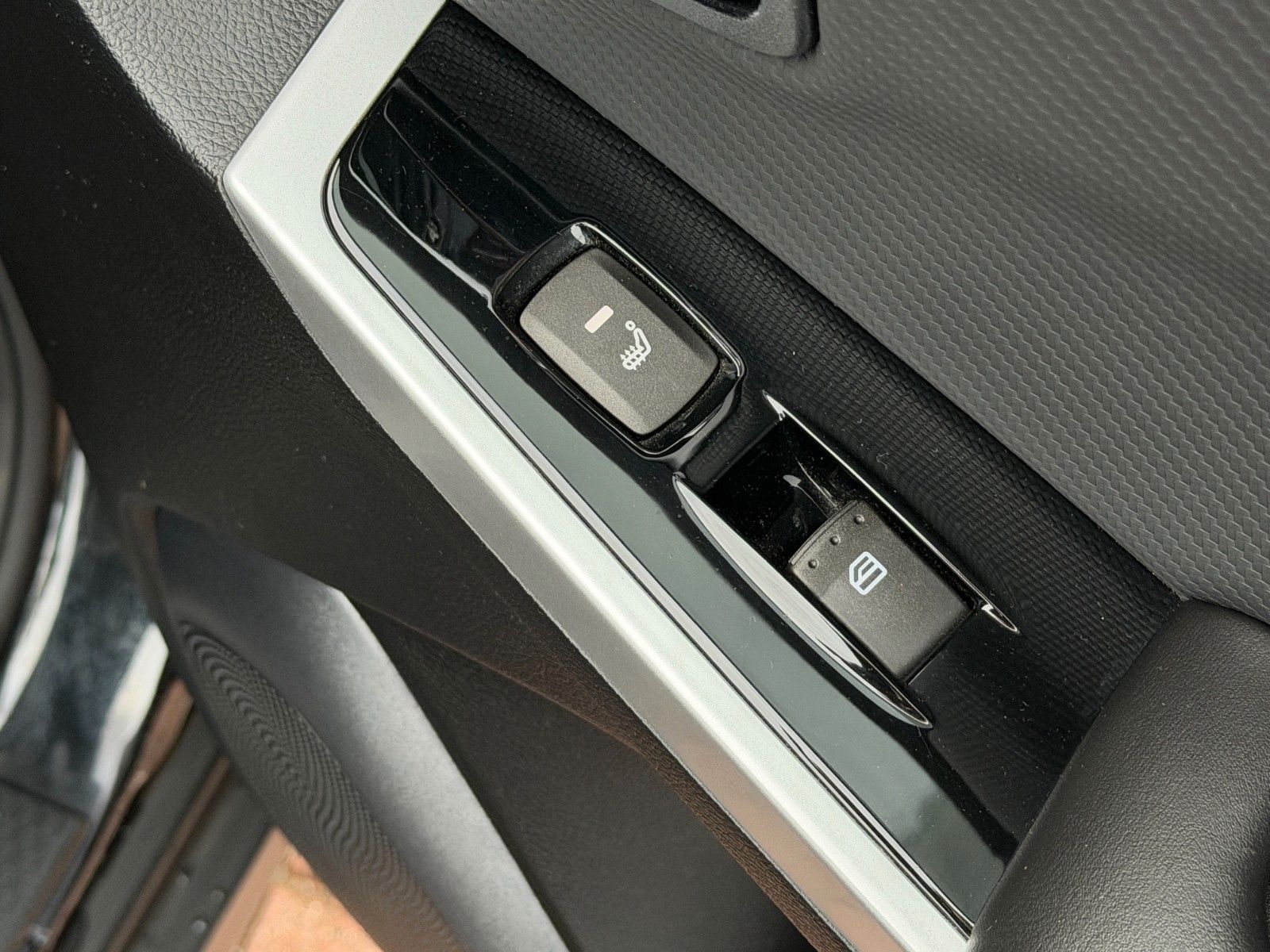 Fahrzeugabbildung Ssangyong Korando 2.2 e-XDi 220 *Nav*8fach*Kamera*AWD*PDC*