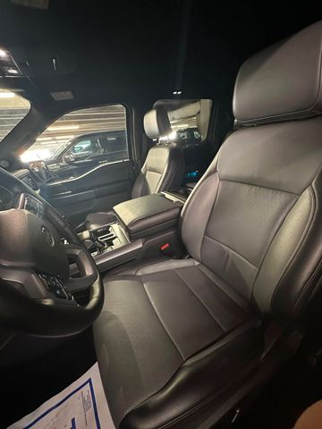 Ford F150 Lightning Lariat  gross Batterie im Vorlauf