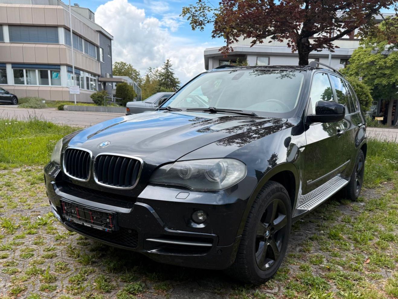 BMW X5 3.0d/Leder/Navi/SHZ/Trittbrett/4X4