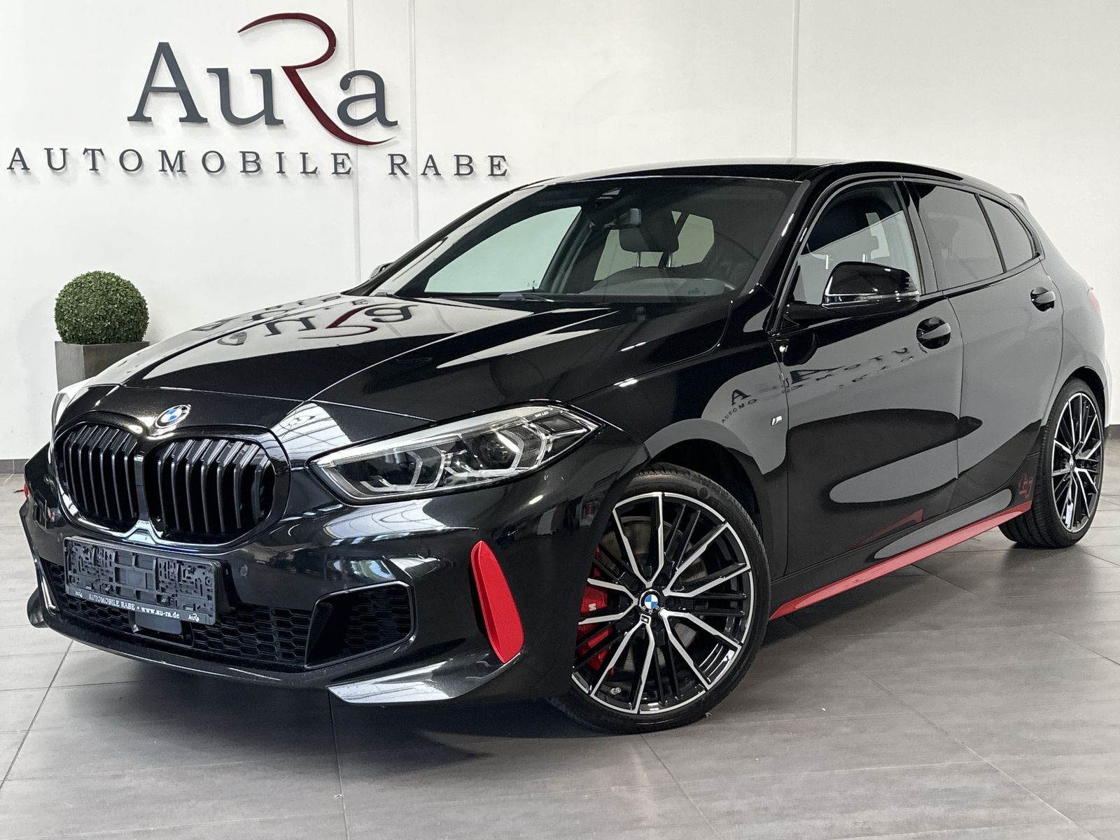 Fahrzeugabbildung BMW 128ti 5-Türer Sport-Aut NAV+LED+HIFI+19ZO+SHZ+VC