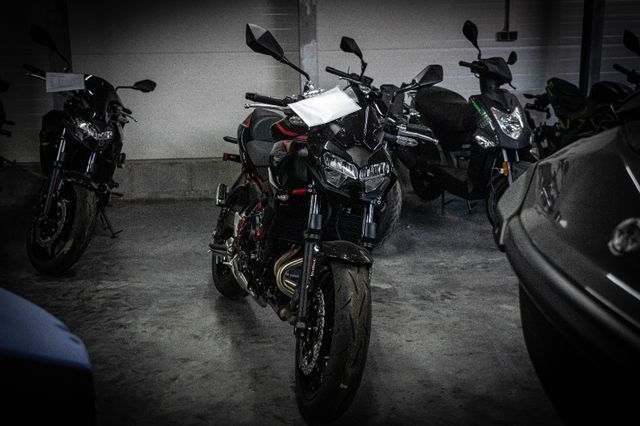 Kawasaki Z650 Model 2025  4 Jahre Garantie