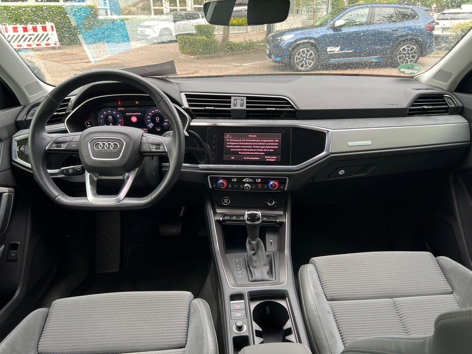 Fahrzeugabbildung Audi Q3 40 TFSI Sportbach Qua. +Komfortzugang+Allrad