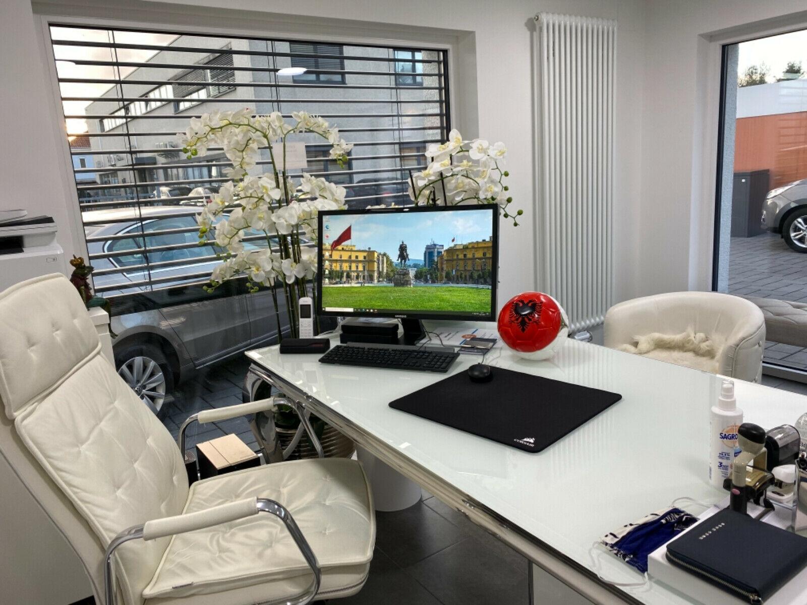showroom-image-top