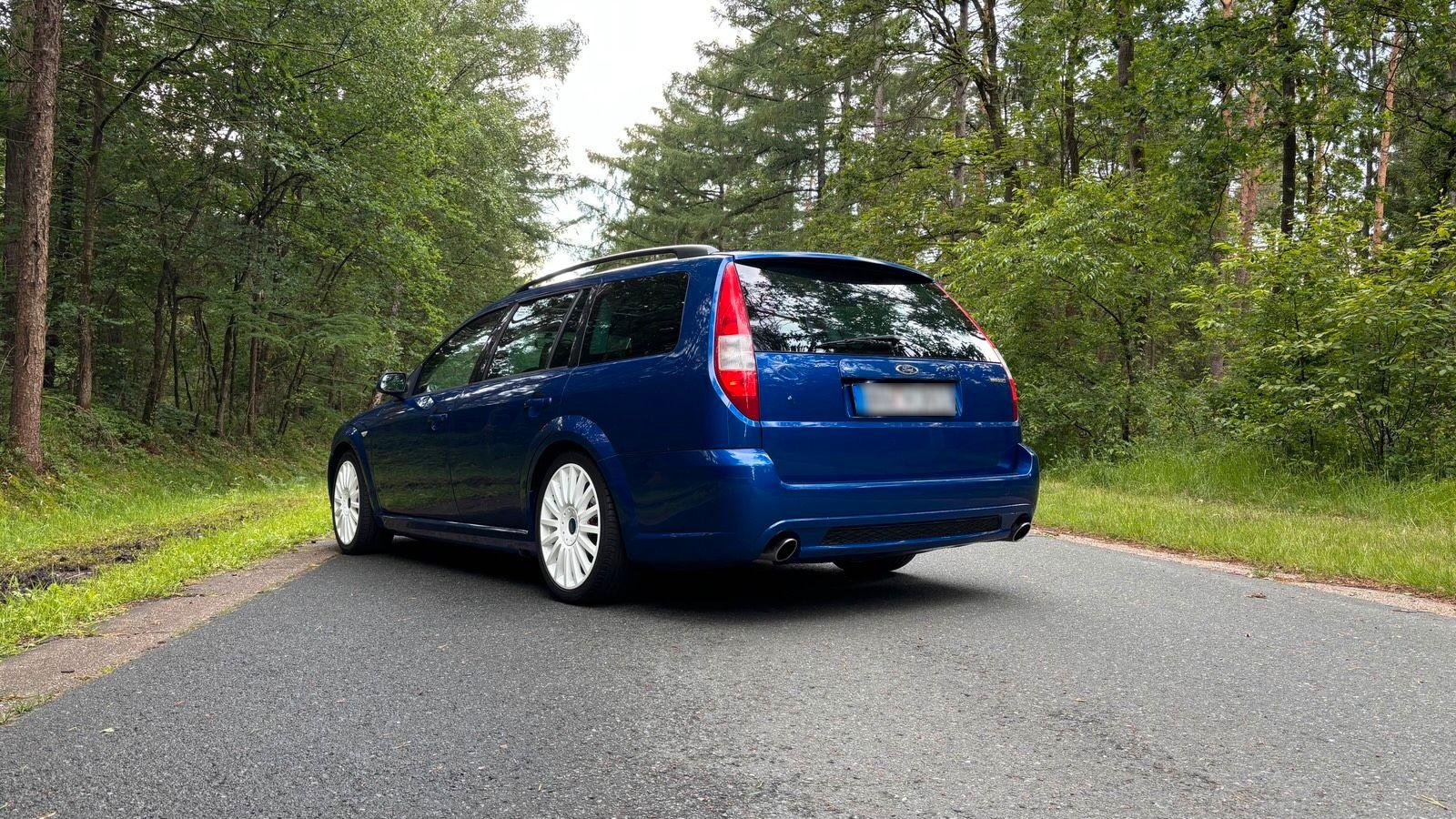 Ford Mondeo 2004 — салон