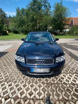 Audi A4 2.0 Benzin Limousine - Audi A4 aus 2001: 2.0