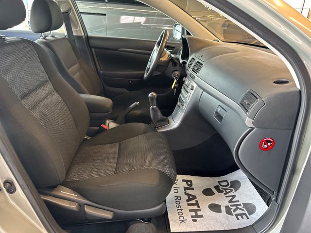 Toyota Avensis  1.8 Liftback