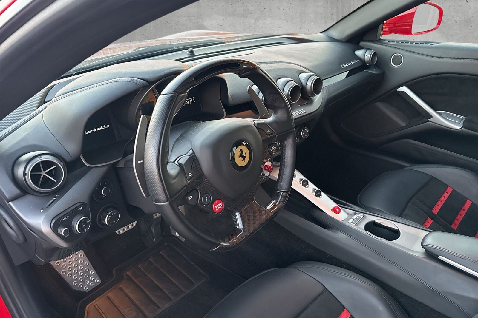 Fahrzeugabbildung Ferrari F12*Approved*Dt. Auto*LED Lenkrad*Daytona Sitz
