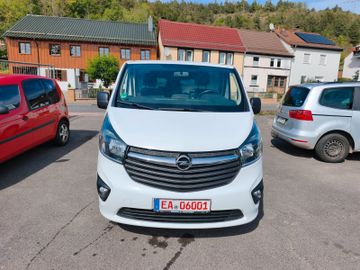 Opel Vivaro - 1