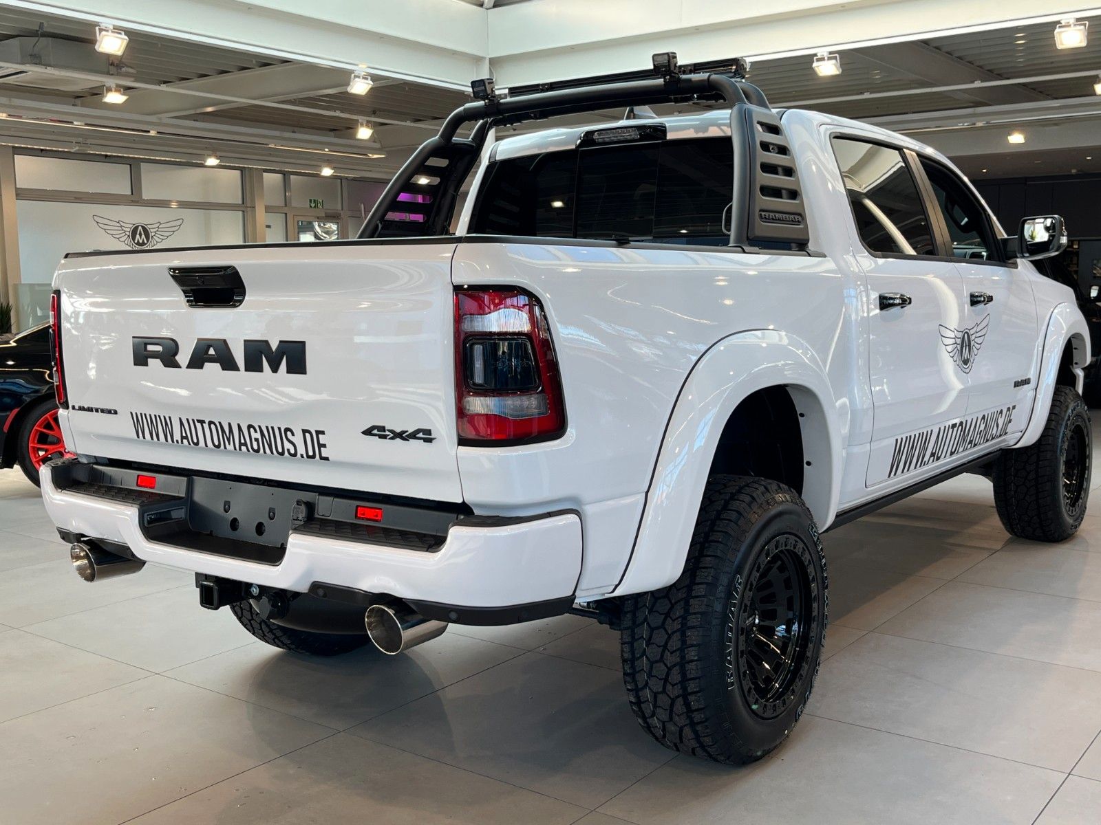 Fahrzeugabbildung Dodge RAM 1500 Limited Night "Arctic Warrior"