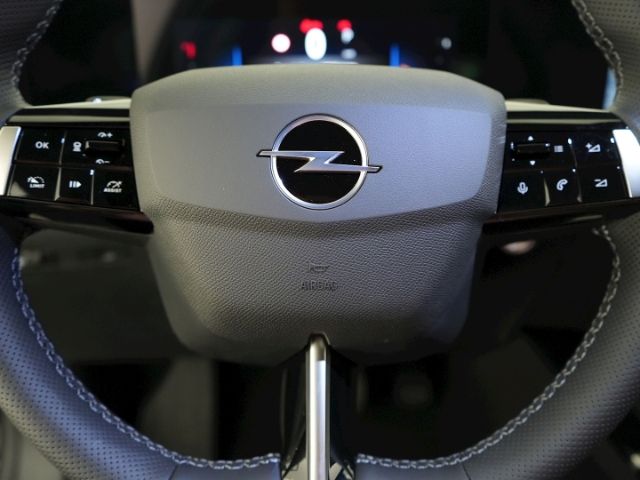Astra L LIM. EDITION AT+NAVI+RÜCKFAHRKAMERA+SITZ
