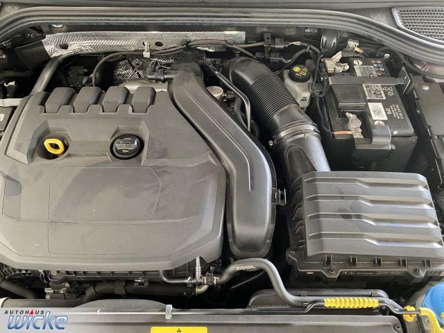 Golf VIII Variant 1.5 TSI Style NAVI KLIMA LED