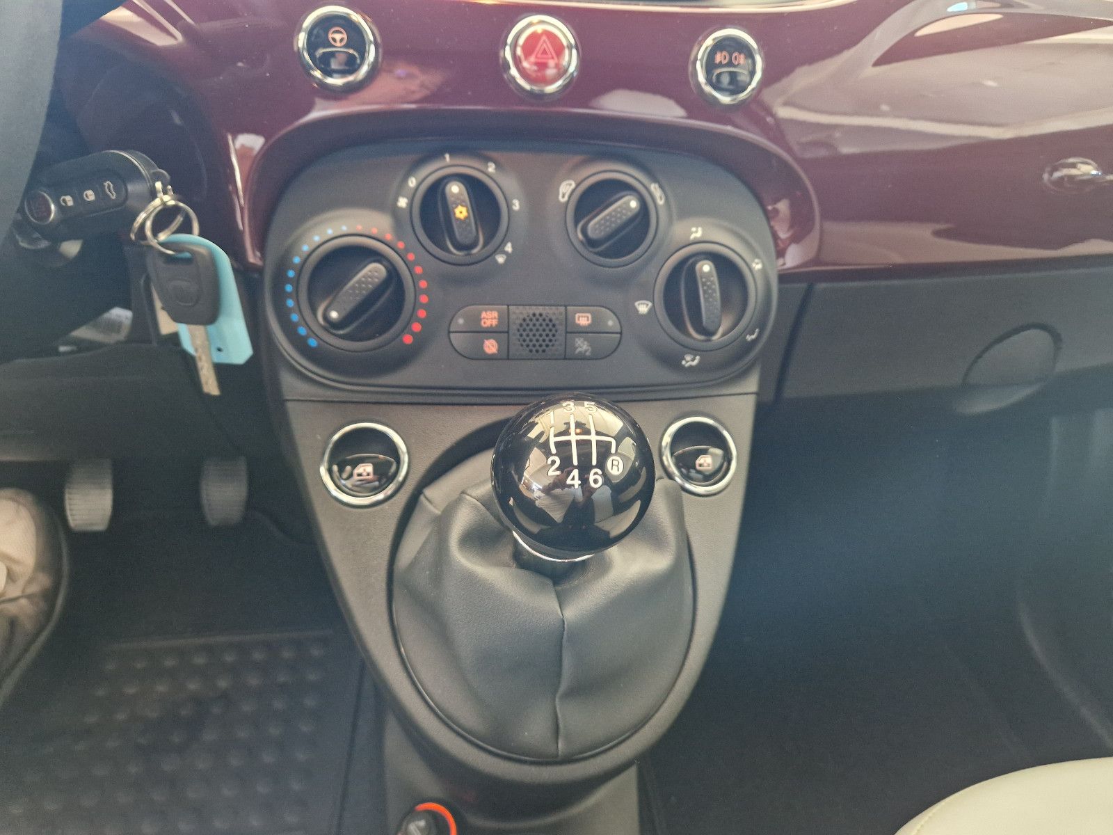 Fahrzeugabbildung Fiat 500 1.0 GSE Hybrid DOLCEVITA Pano, PDC, 16" Alu