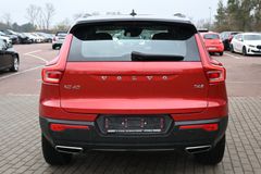 Fahrzeugabbildung Volvo XC40 T4 Autom. R-Design*FSHZG*RFK*BLIS*ACC*AHK