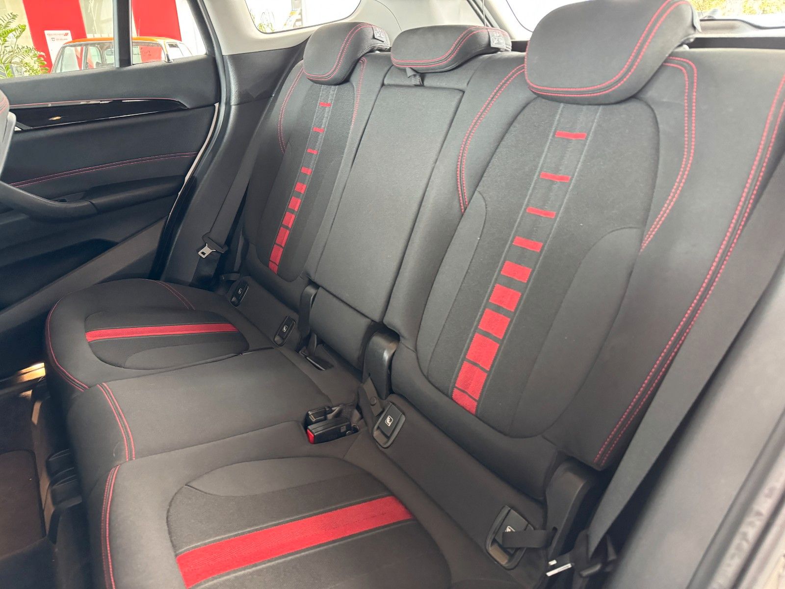 Fahrzeugabbildung BMW X1 18d S Drive Sport Line   "Business-Paket PDC"