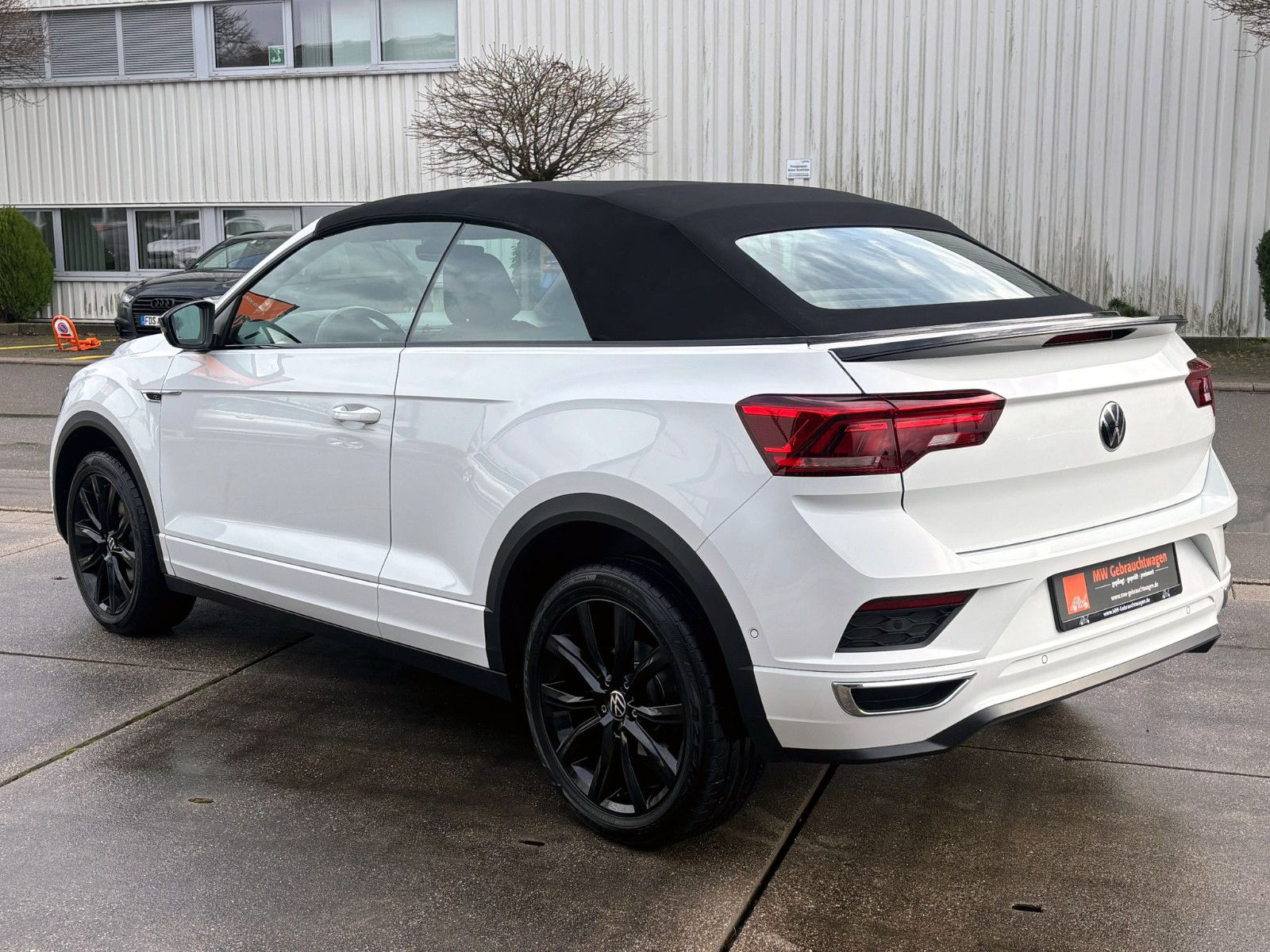 Fahrzeugabbildung Volkswagen T-Roc Cabrio 1.5TSI DSG R-Line ACC KAM LED SHZ
