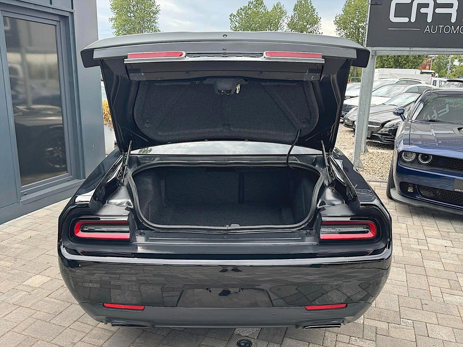 Fahrzeugabbildung Dodge Challenger 5.7 V8 SRT Performance BLACK EDITION