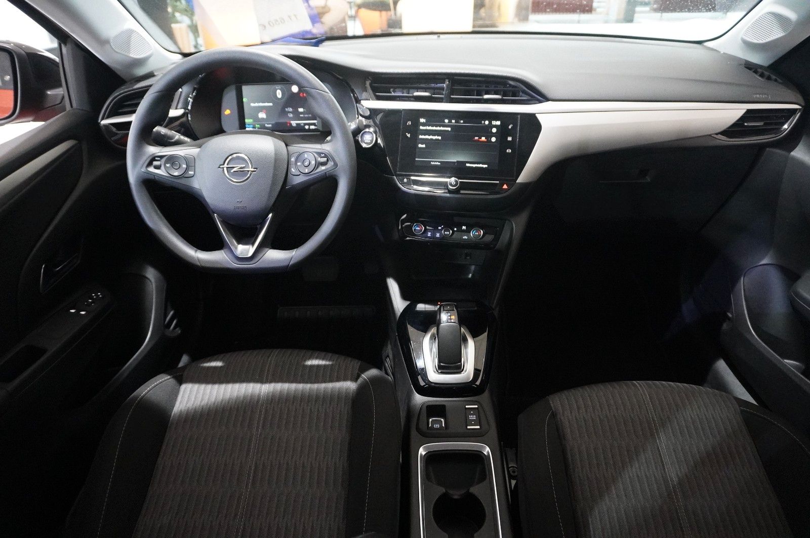 Fahrzeugabbildung Opel Corsa-e  EDITION 50kwh/7,4KW/KLIMA/ALLWETTER