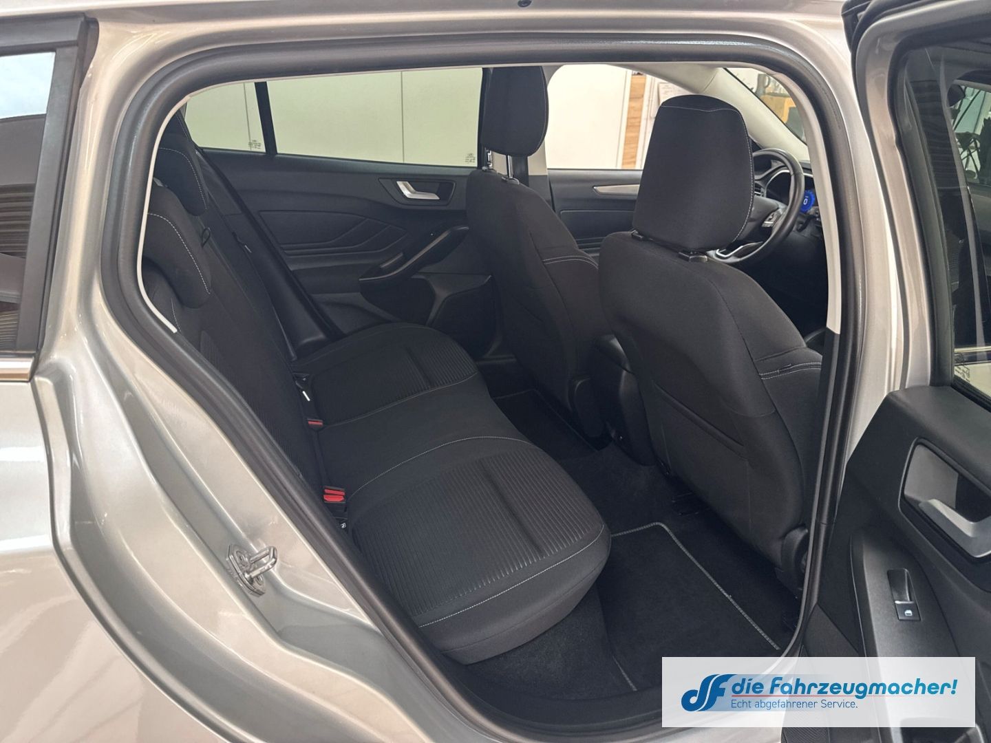 Fahrzeugabbildung Ford Focus Turnier Titanium X Sportpaket AHK-abnehmba