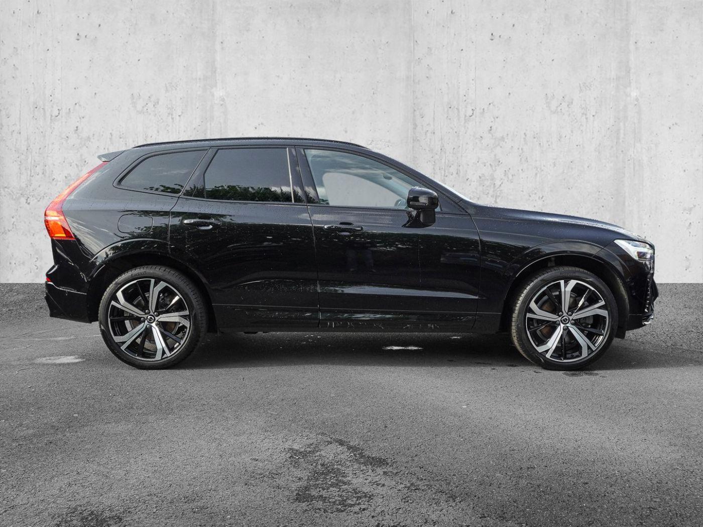 Volvo XC60 B4 B R-Design STANDHZG PANO AHK 360° H&K LE