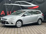 Ford Focus Lim. Trend 1,6 TDCi*PDC*Start -Stop* - Ford Focus aus 2011: ST