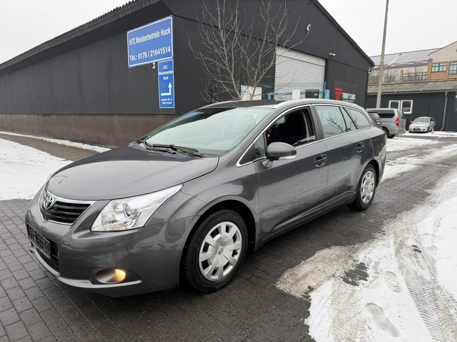 Toyota Avensis Kombi Sol Automatik
