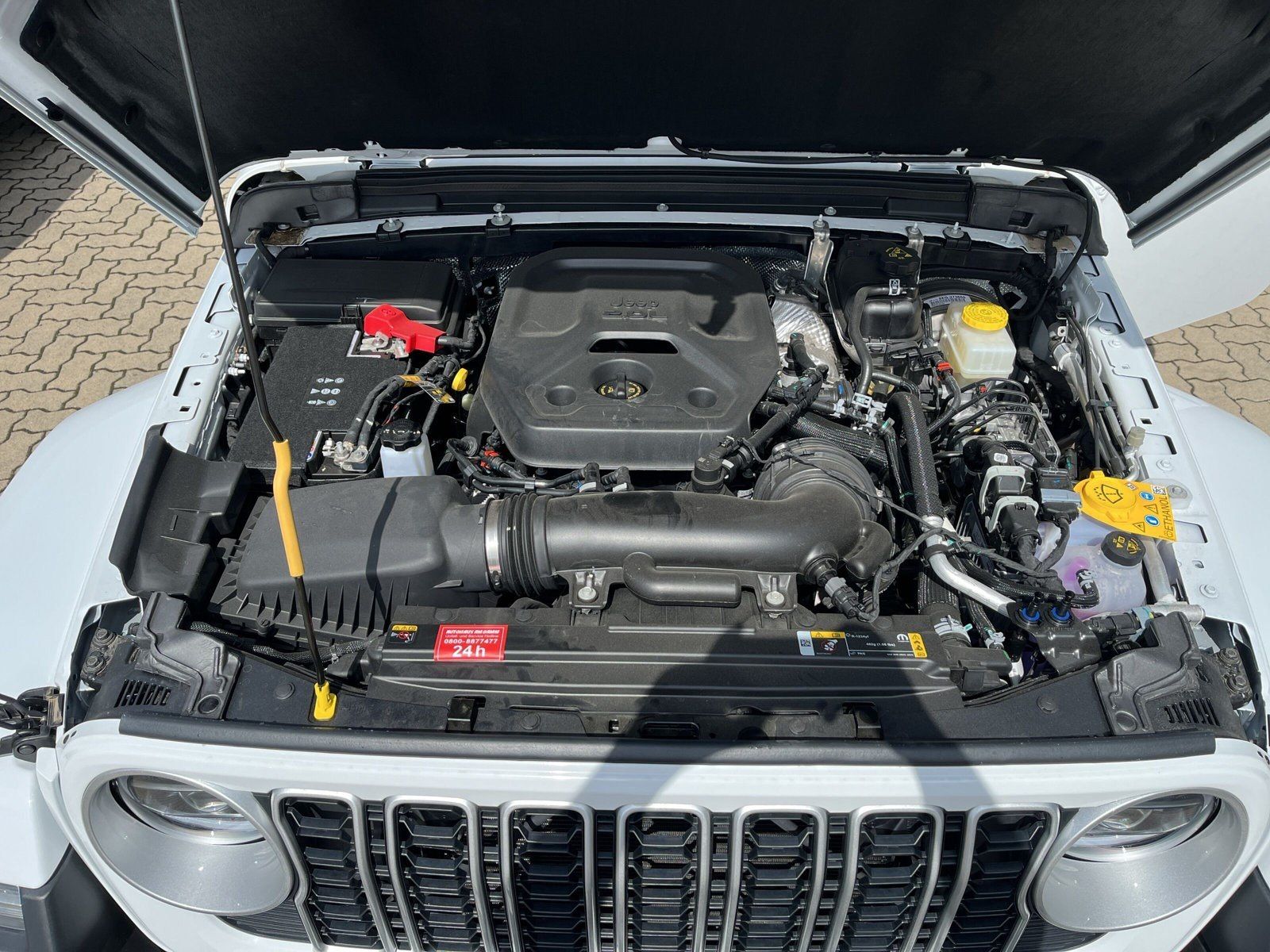 Fahrzeugabbildung Jeep Wrangler Sahara 2.0l T-GDI 200 kW (272 PS) 4x4 A