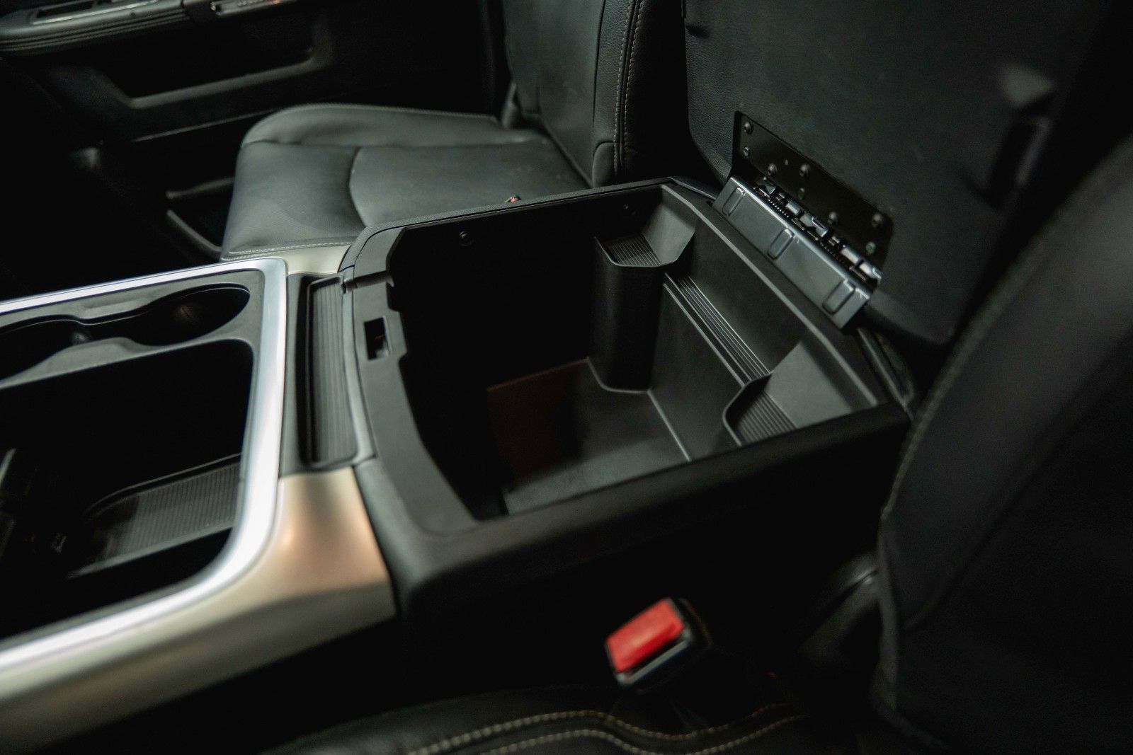 Fahrzeugabbildung Dodge RAM 5.7 V8 HEMI 4x4 Sport LARAMIE NightPaket 19%