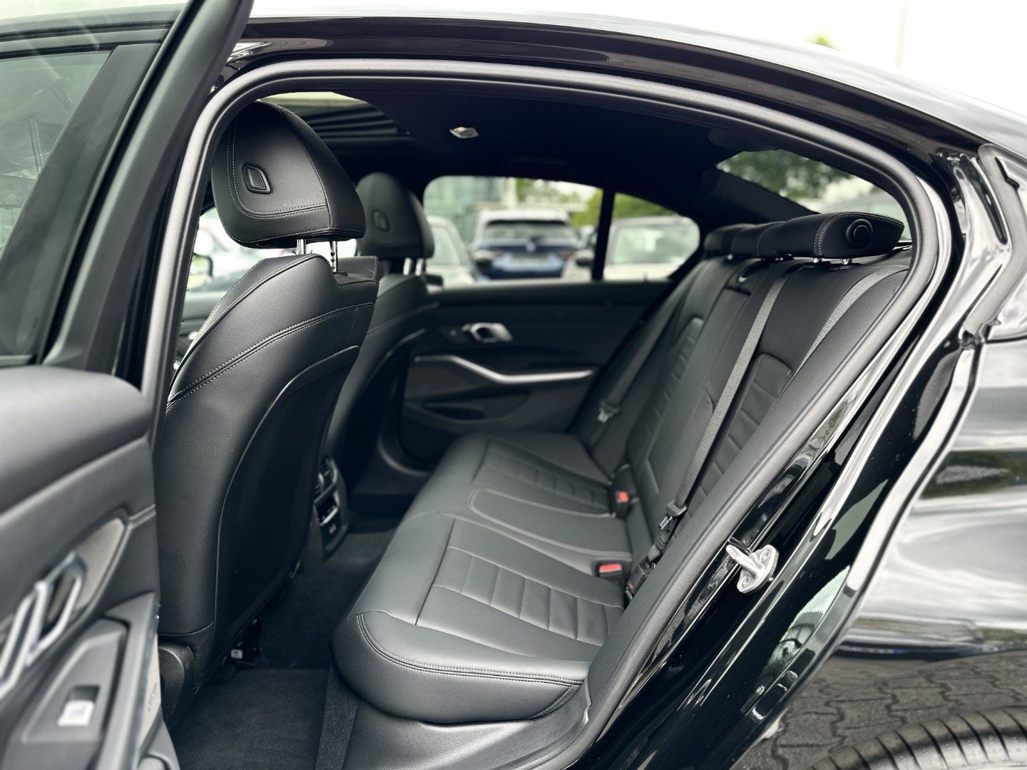 BMW 330 - Bild 12