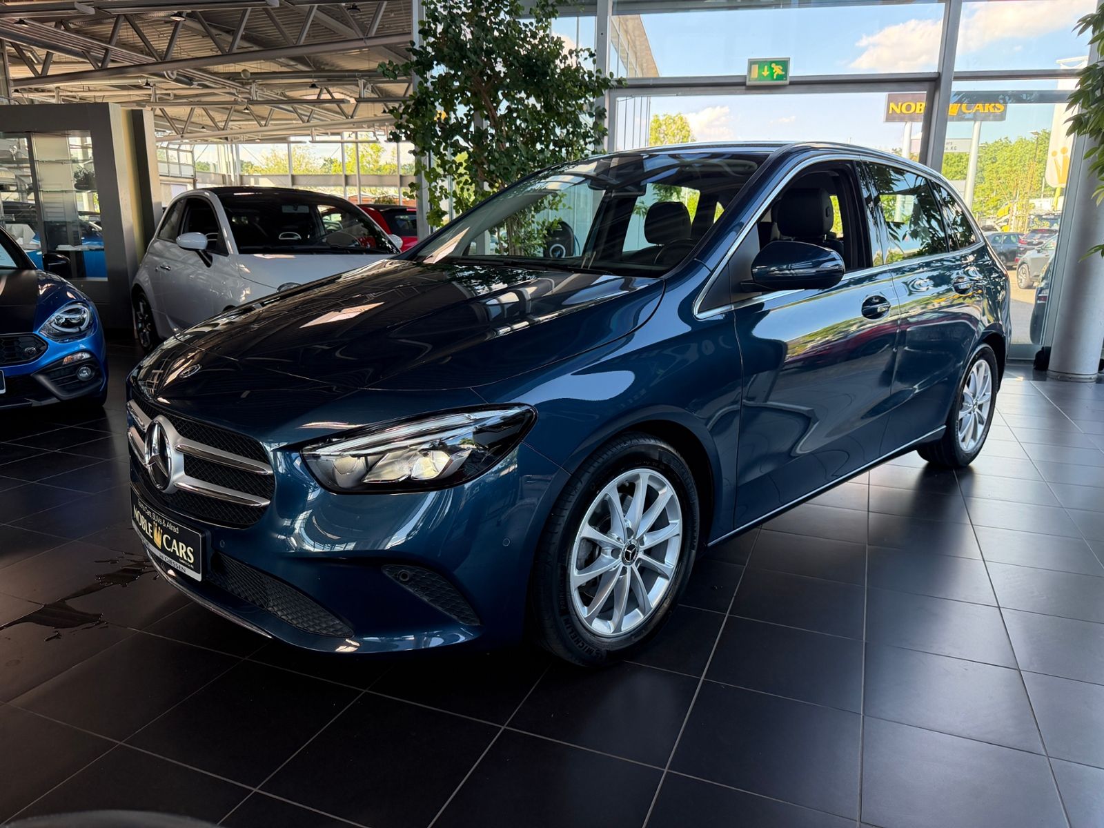 Fahrzeugabbildung Mercedes-Benz B 200 Progressive KLIMA LED NAV RFK SHZ ALU
