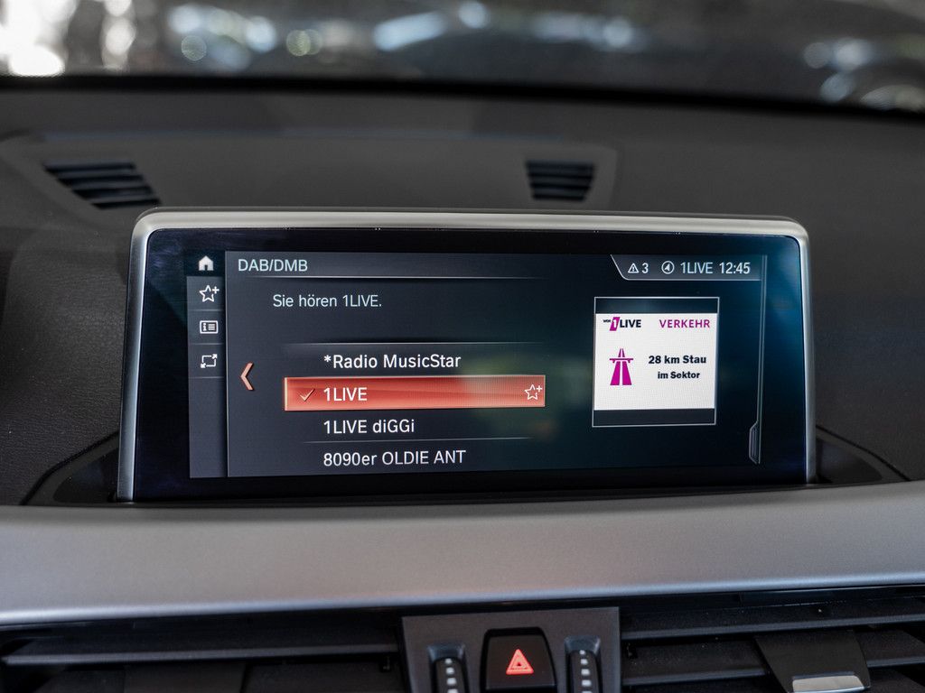 BMW X1 sDrive18d FACEL. PANO AHK NAVI SHZ PDC KLIMA foto 10