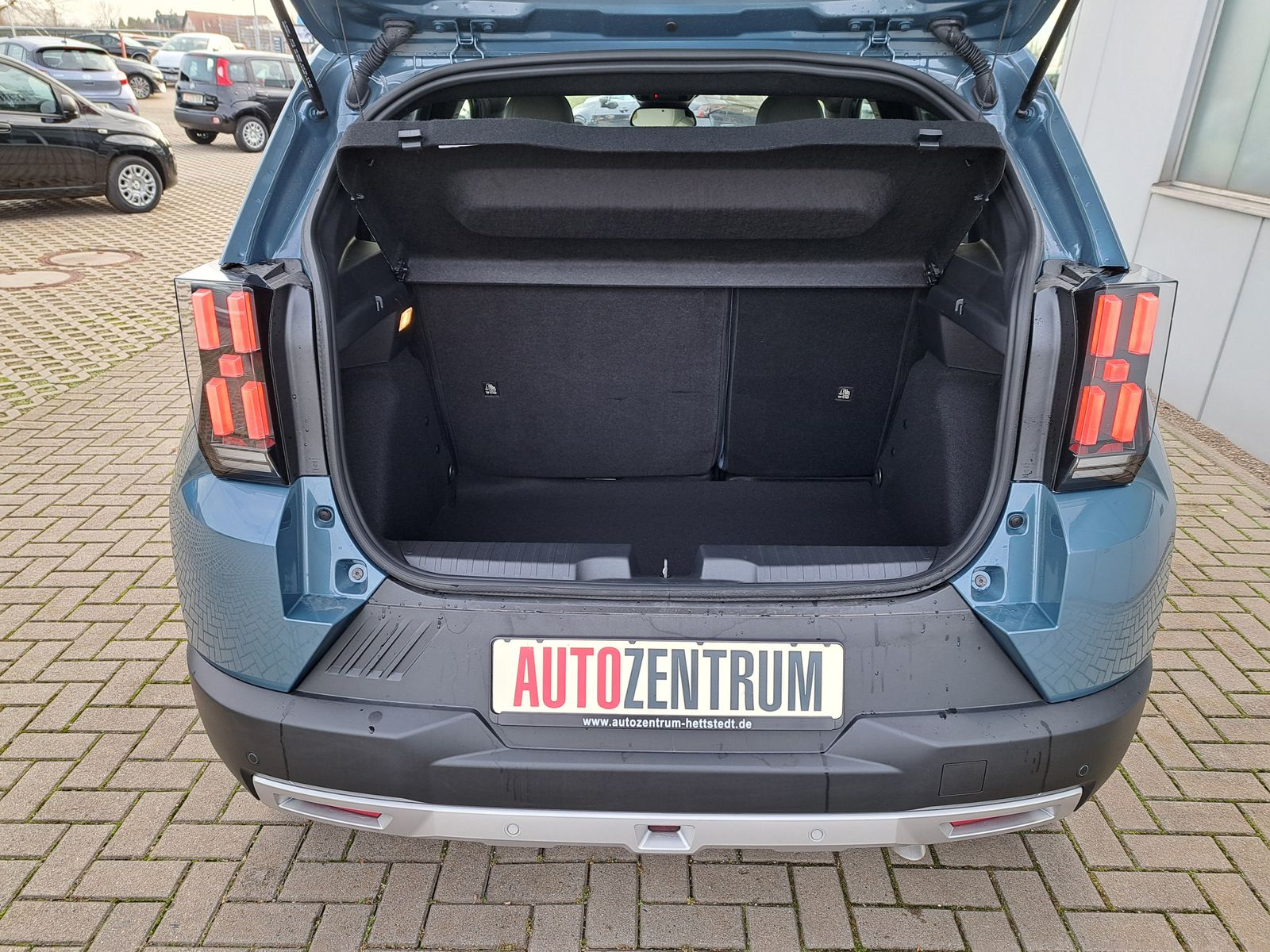 Fahrzeugabbildung Fiat Grande Panda La Prima Hybrid AUTOM. SITZHEIZUNG