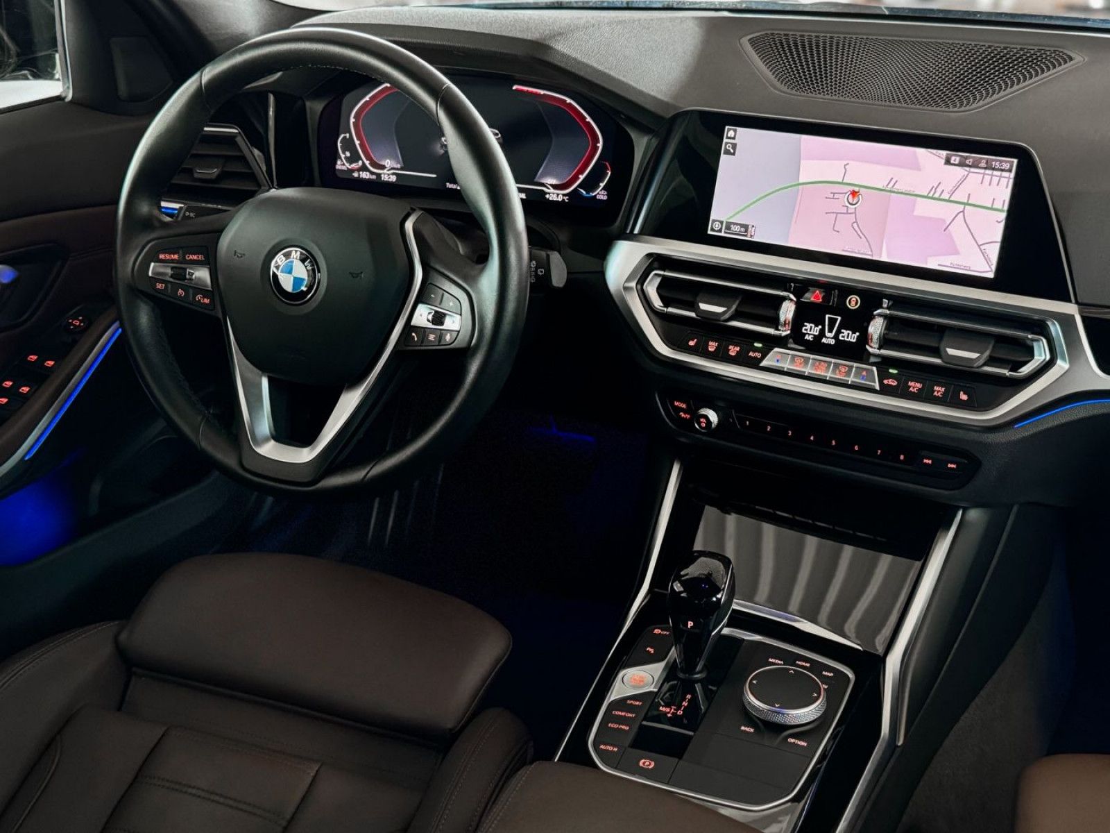 Fahrzeugabbildung BMW 320d Sport Line Kamera HiFi DAB Leder Individual