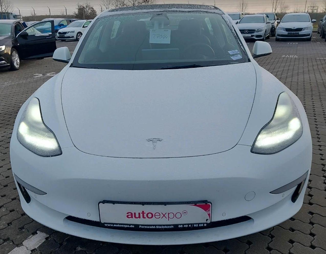 Tesla Model 3 Long Range Dual AWD 19* Pano LED