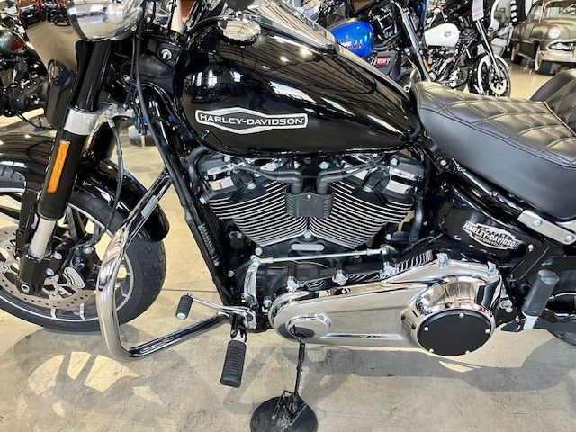 Fahrzeugabbildung Harley-Davidson FLSB Sport Glide 107cui Jekill&Hyde