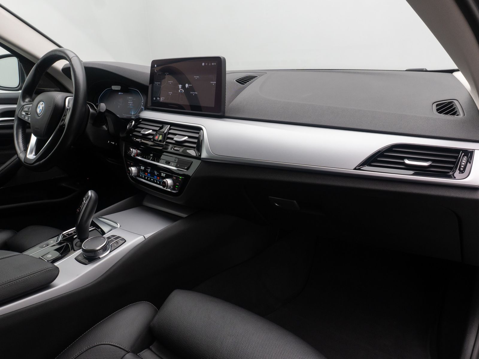 Fahrzeugabbildung BMW 530e xD  Kamera Laser HUD DAB H/K Komfort Alarm