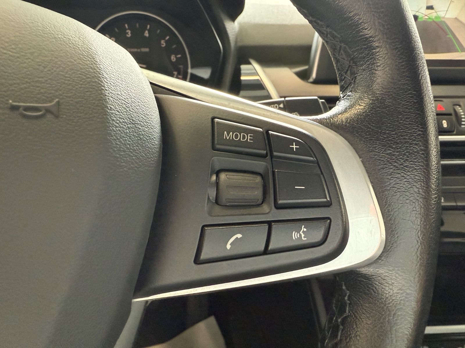 Fahrzeugabbildung BMW 220 i Active Tourer Advantage Business-Paket